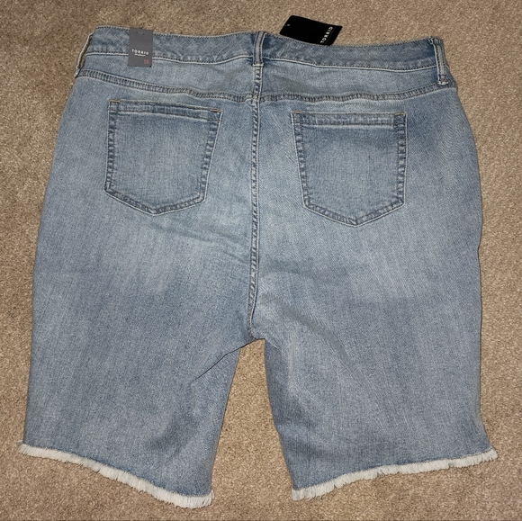 Torrid high-rise bermuda button-fly jean shorts, size 16 - Picture 2 of 4